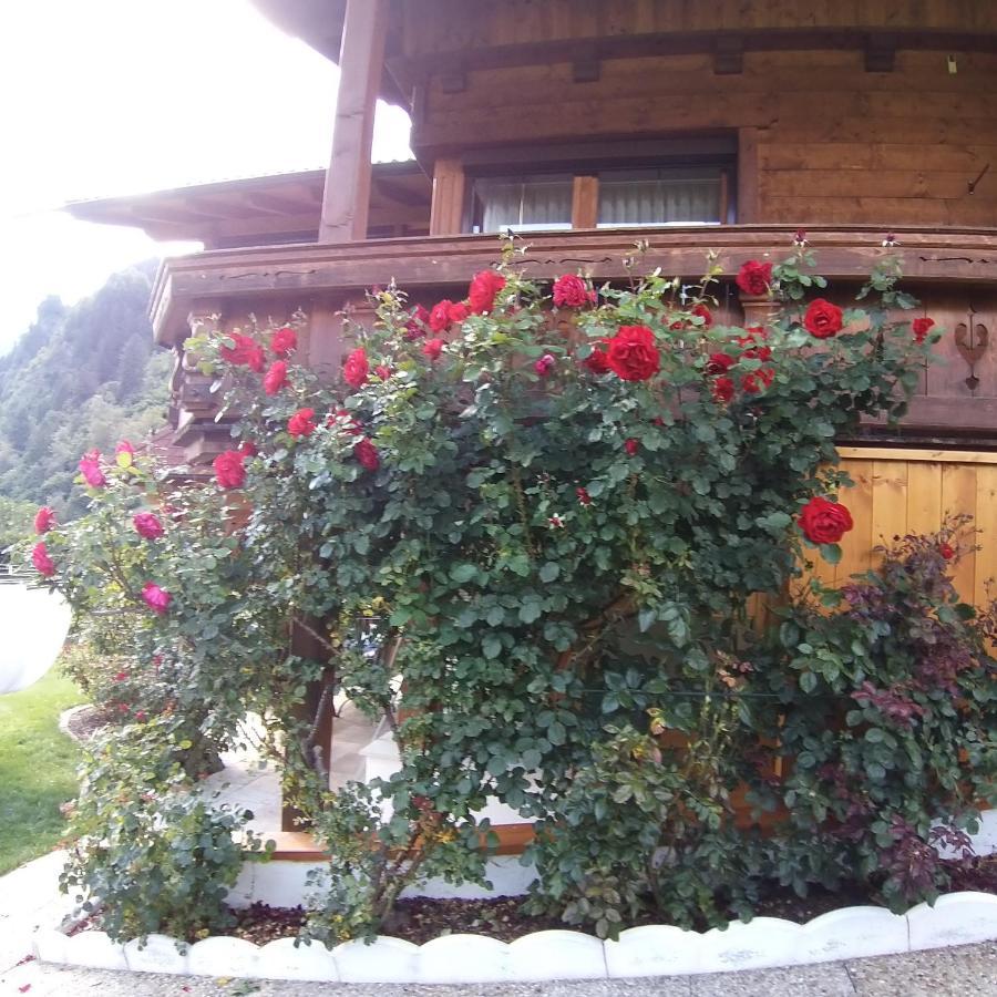 Landhaus Knoflach Neustift im Stubaital Luaran gambar