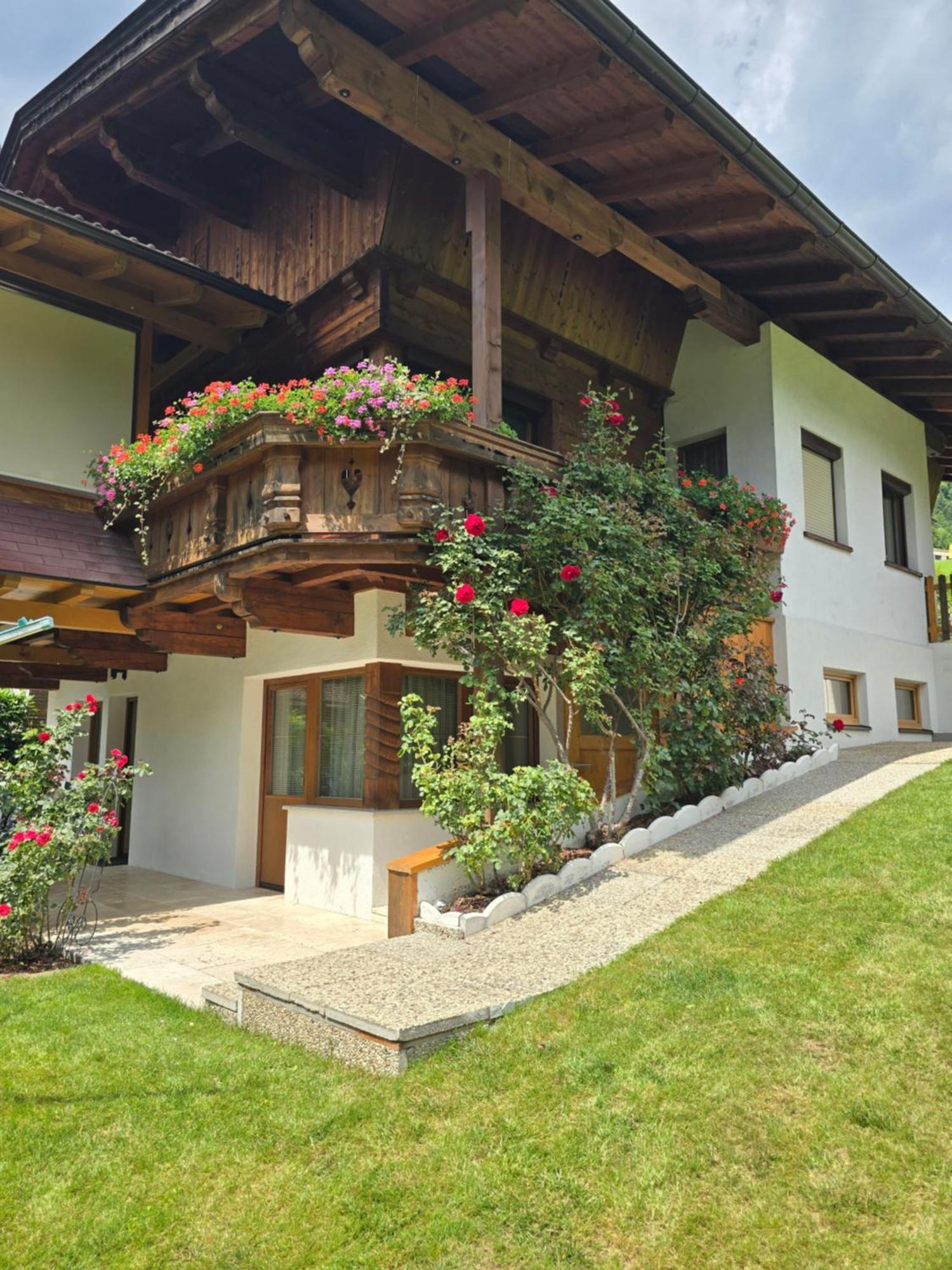 Landhaus Knoflach Neustift im Stubaital Luaran gambar